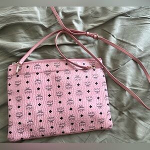 MCM CROSSBODY POUCH 
VISETOS MONOGRAM- COLOR PINK